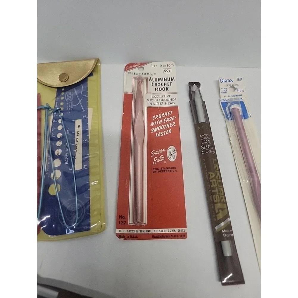 Vintage Knitting Crochet Lot Boye Susan Bates Leisure Arts‎ Needles Hooks Tools